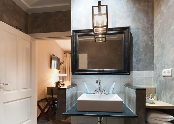 부티크 카사 그라나도스 호텔 또사데마르